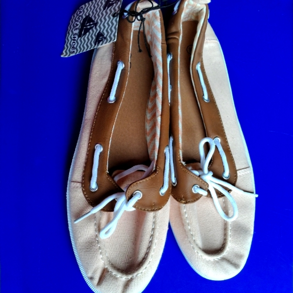 Women's boat shoes